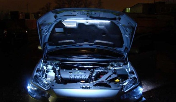 Светодиодные габаритные огни и освещение подкапотного пространства светодиодной лентой