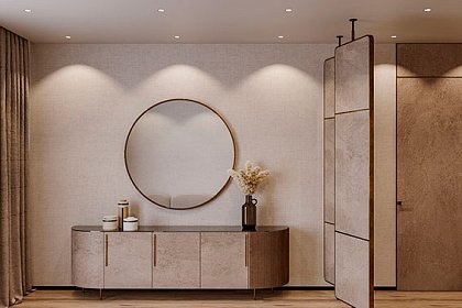 Просторная прихожая с кофейных тонах