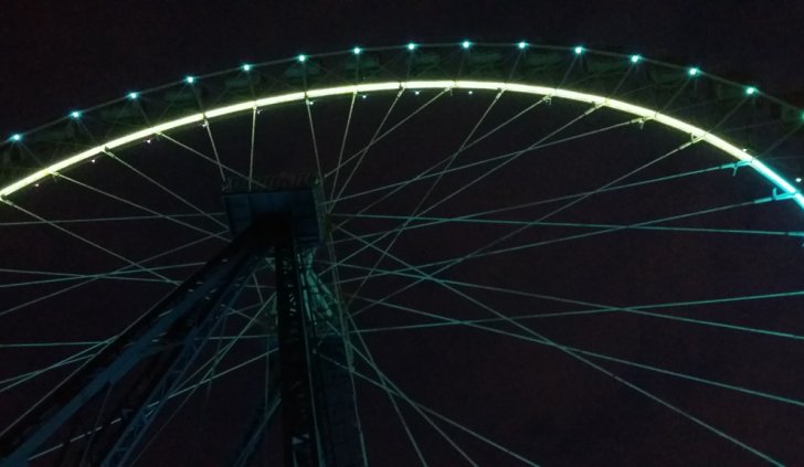 Контурная подсветка светодиодными трубками и точечная подсветка светодиодными флеш-модулями Arlight