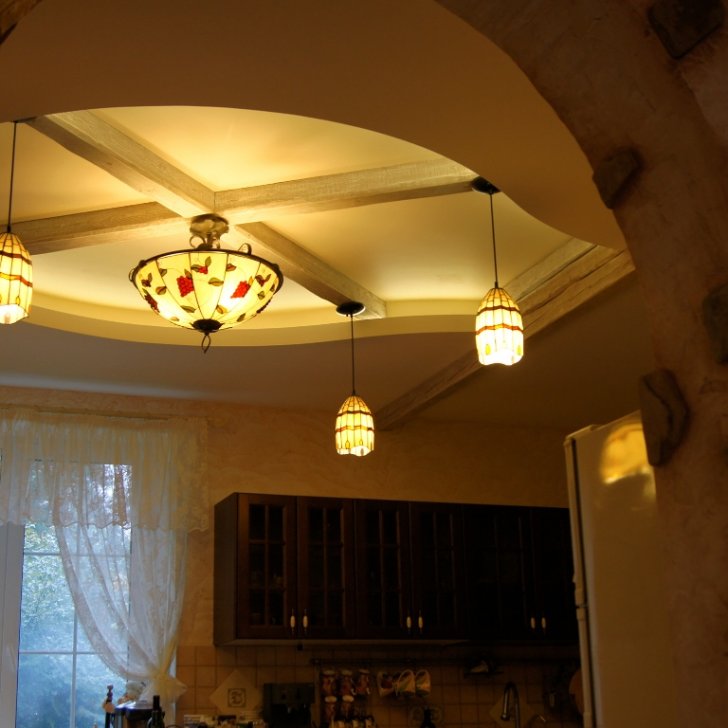 Светодиодное освещение кухни светодиодной лентой и лампами Arlight