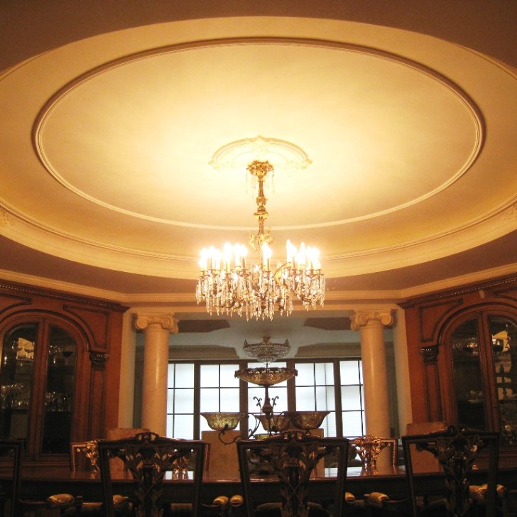 Светодиодная закарнизная подсветка в столовой