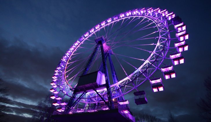 Многоцветная светодиодная подсветка колеса обозрения