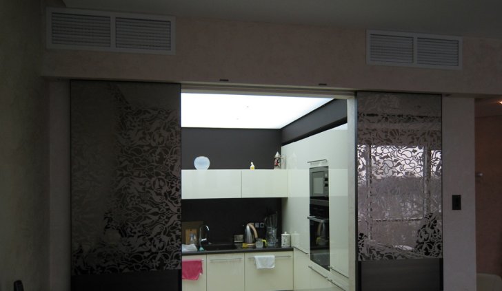 Освещение кухни светодиодной лентой Arlight, скрытой белым светопропускающим пластиком