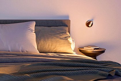 Уютный свет в прикроватной зоне