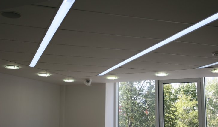 Светодиодная лента Arlight, установленная в алюминиевый профиль