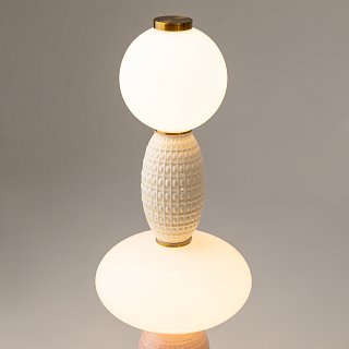 Настольный светильник Adore 3000К 23Вт