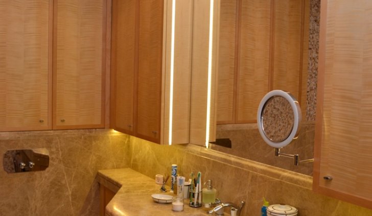 Светодиодная подсветка зеркала на основе светодиодной ленты алюминиевого профиля Arlight