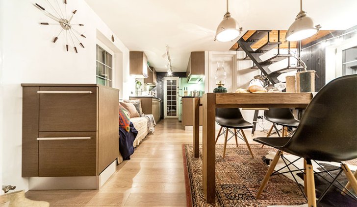 Кухня-столовая со светодиодным освещением