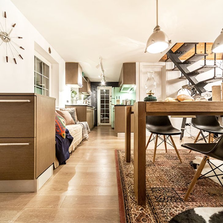 Кухня-столовая со светодиодным освещением