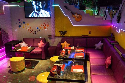 Освещение в COSMOBAR