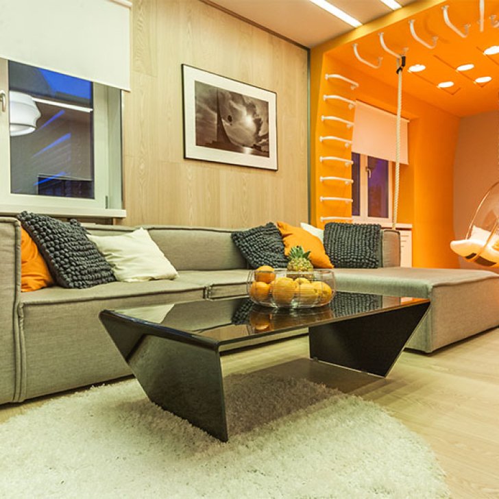 Равномерное светодиодное освещение в комнате отдыха