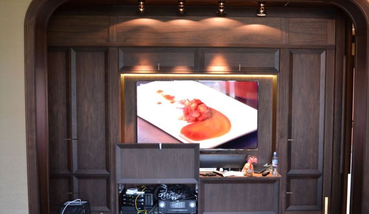 Светодиодная подсветка ниши под телевизор