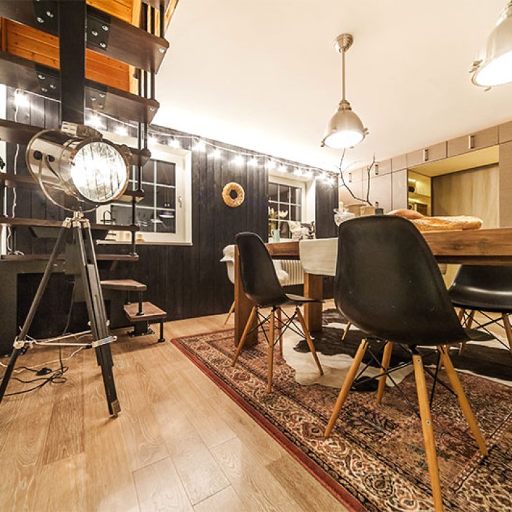 Интерьер загородного дома со светодиодным освещением