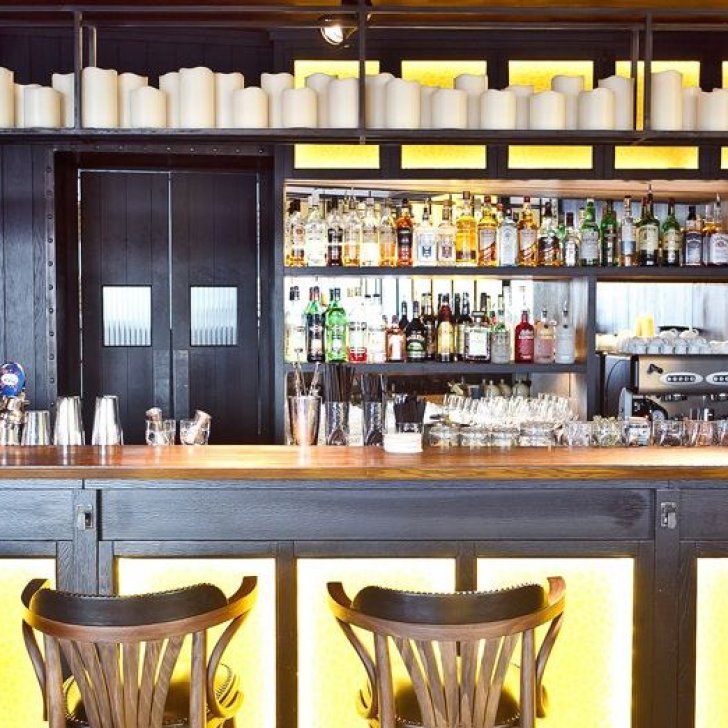 Светодиодная подсветка барной стойки, бара и полок