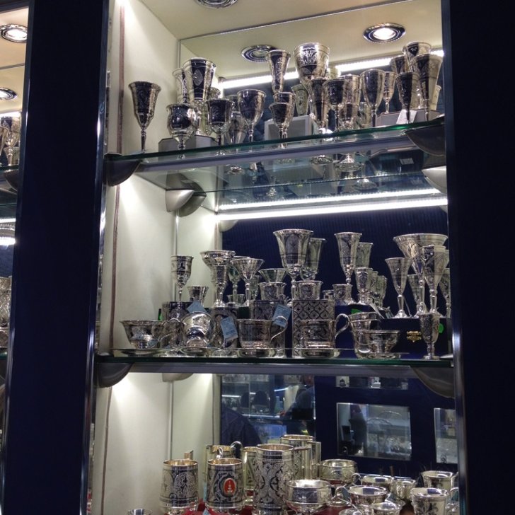 Светодиодная лента Arlight для подсветки стеклянных полок витрины