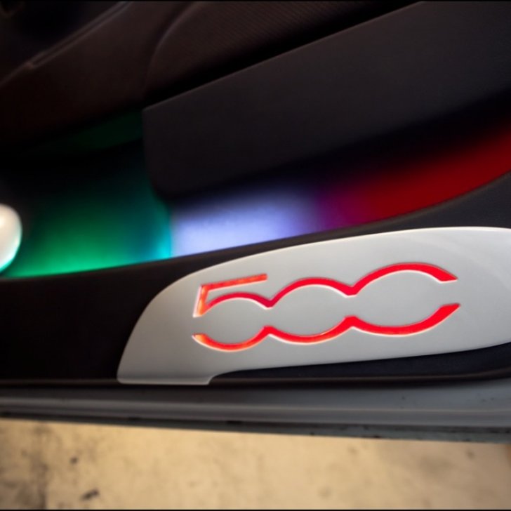 Подсветка карманов дверей автомобиля светодиодными лентами