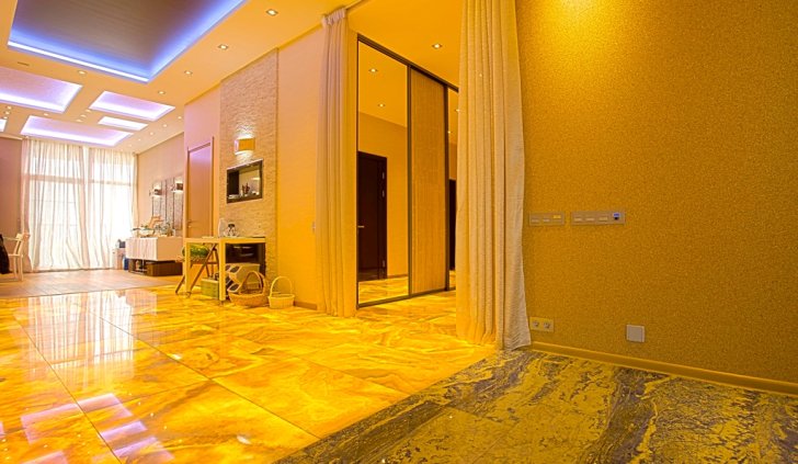 Светодиодная подсветка пола из оникса