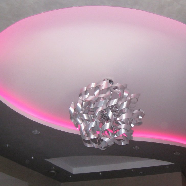 Закарнизная подсветка многоцветной светодиодной лентой Arlight