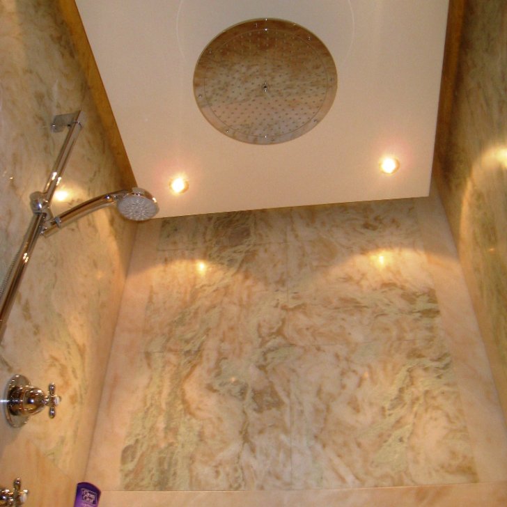 Освещение душевой светодиодной лентой Arlight и спотами со светодиодными лампами Arlight