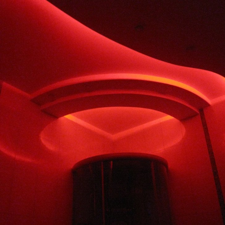 Подсветка многоуровневого потолка RGB светодиодной лентой Arlight