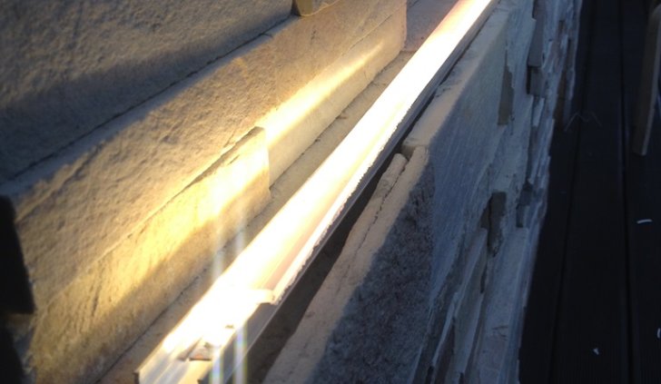 Светодиодная подсветка на основе светодиодной ленты и профиля Arlight