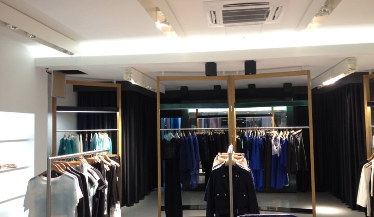 Светодиодная подсветка магазина одежды