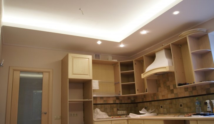 Подсветка потолочного карниза светодиодной лентой Arlight