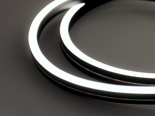 Нейтральный белый 24В IP67 15Вт/м 120 LED/м SMD2835 12×20 мм 20 м постоянного тока чёрная оболочка NE-CC2120-24-15-BLNW-67-20M