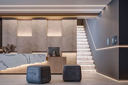 Подсветка объемных стен в зане ресепшн загородного отеля