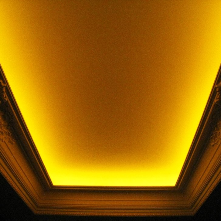 Светодиодная подсветка коридора