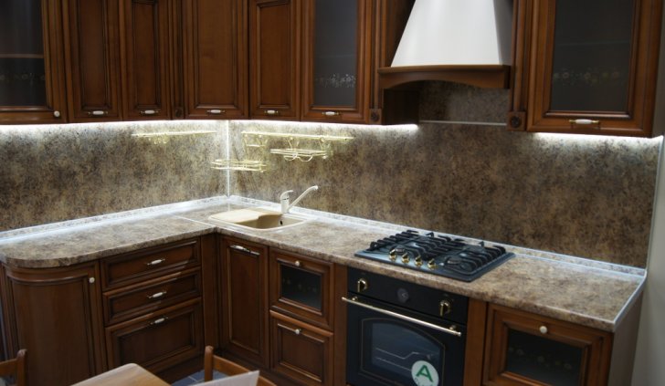 Светодиодные светильники Arlight серии Bar в освещении столешницы кухни