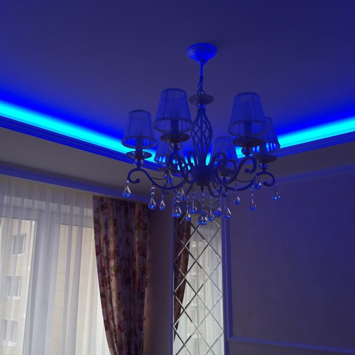 Применение светодиодной ленты Arlight для подсветки гостиной