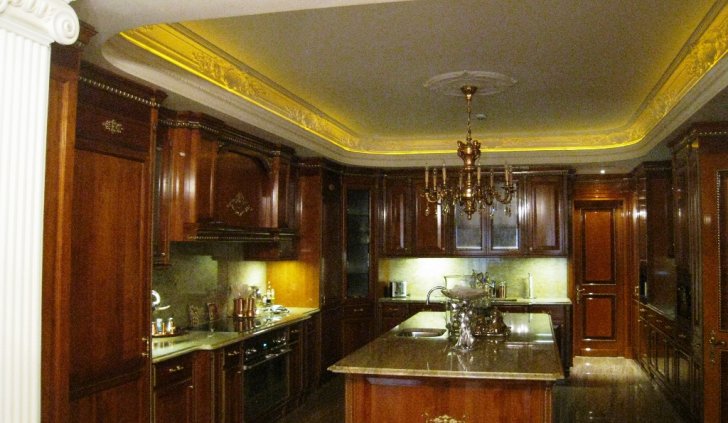 Закарнизная контурная светодиодная подсветка на кухни