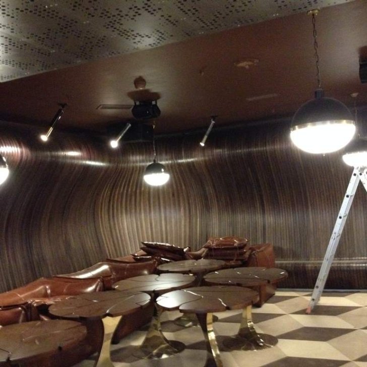 Светодиодное освещение зоны ожидания в кинотеатре