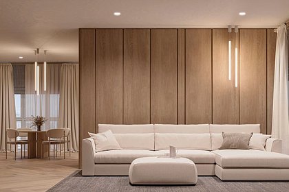 Студия с панорамными окнами в теплых тонах