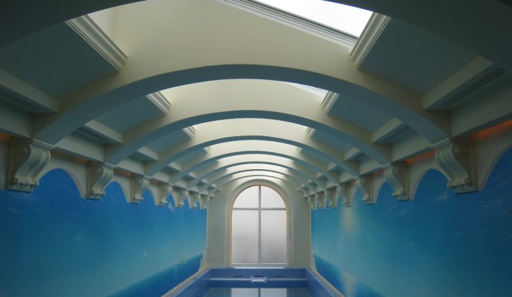 Дополнительное освещение бассейна светодиодной лентой Arlight