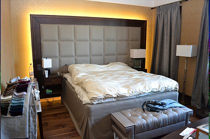 Акцентная и декоративная светодиодная подсветка в элитной квартире Санкт-Петербурга