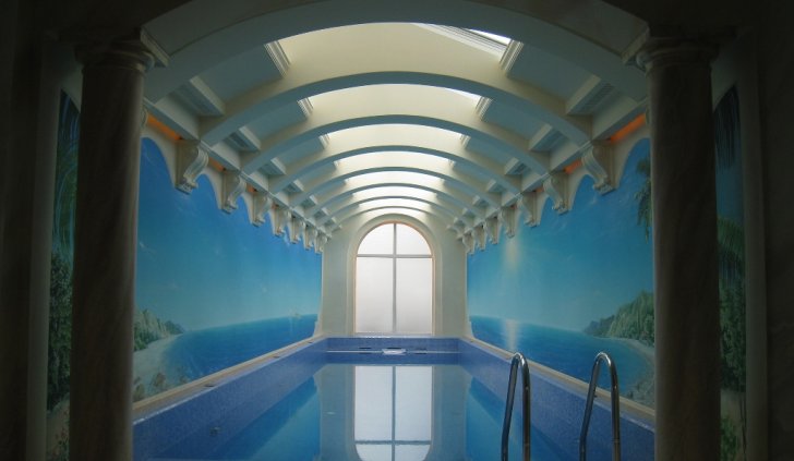 Скрытая светодиодная подсветка в бассейне