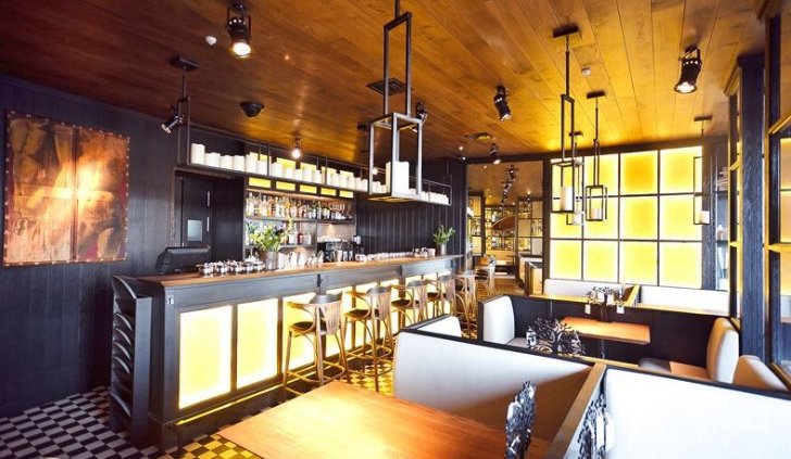 Светодиодная подсветка барной стойки и витражей