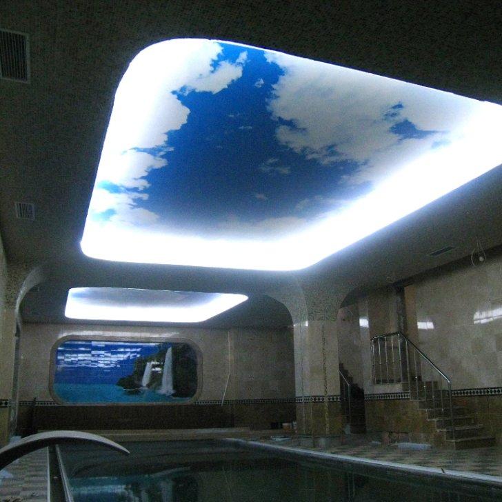 Закарнизная светодиодная подсветка в бассейне