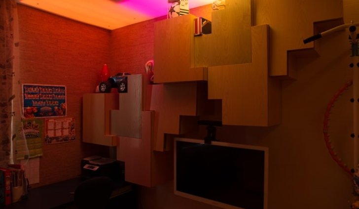 Светопропускающий потолок в детской со светодиодной RGB лентой Arlight