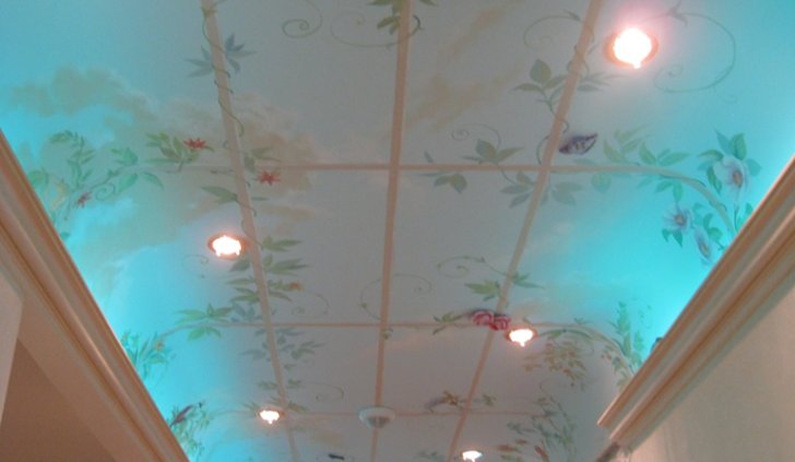 Подсветка коридора многоцветной светодиодной лентой Arlight