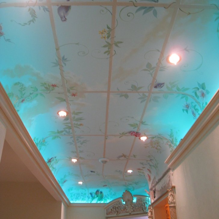 Подсветка коридора многоцветной светодиодной лентой Arlight