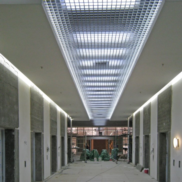 Светодиодная лента Arlight в подсветке многоуровневого потолка