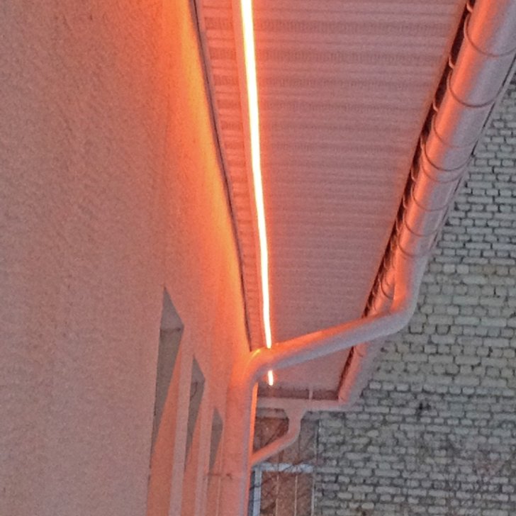 Герметичная светодиодная лента Arlight, установленная в алюминиевый профиль