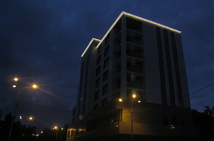 Подсветка фасада здания в Москве