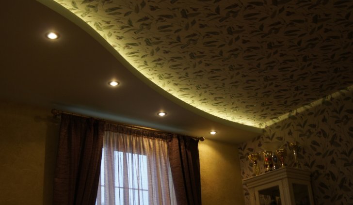 Светодиодная подсветка потолочного карниза из гипсокартона