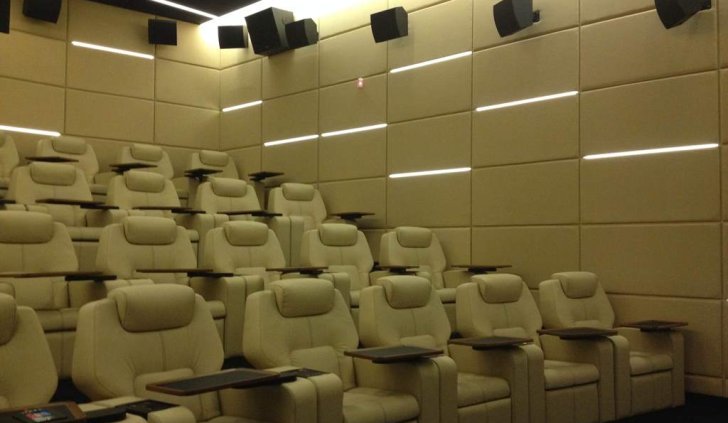 Светодиодное освещение кинозала