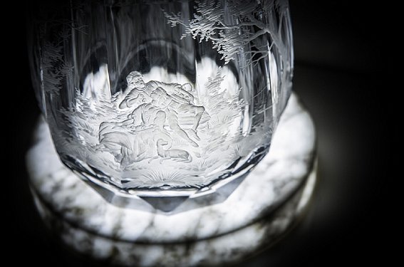 Светящийся мрамор - пьедестал со светодиодной подсветкой