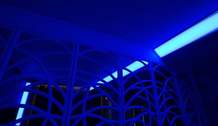 Освещение гостиной светодиодной лентой RGB компании Arlight